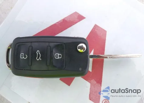 2012 Volkswagen Jetta 2.0L Tdi z USA, uszkodzony, nr VIN 3VW3L7AJ4CM089655